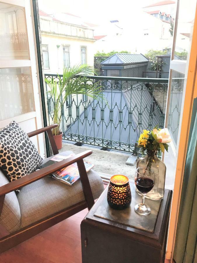 Charming Chiado 2Bedr W/Balcony And View Apartment Lisbon Luaran gambar